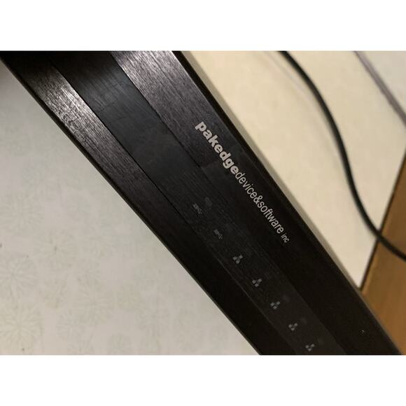 Pakedge Device and Software RK-1 Multi Media Router LAN Port Rack Ears Included - Picture 3 of 8